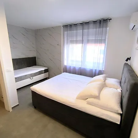 Royal Place דירה *