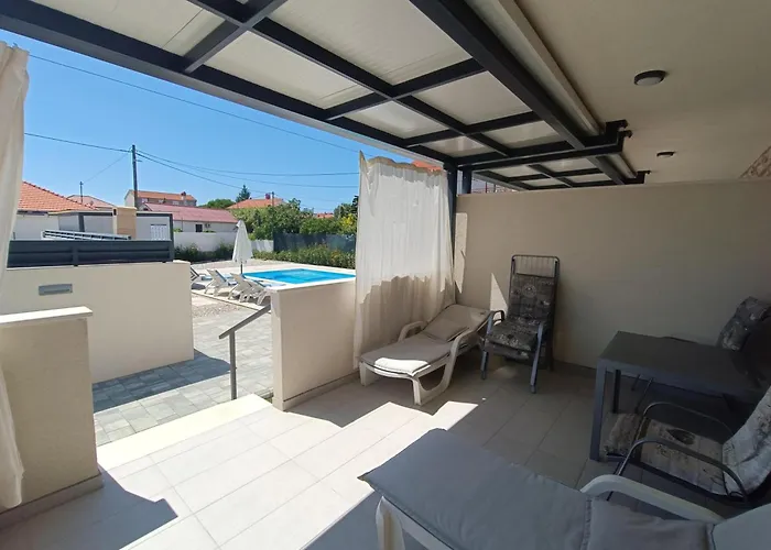 דירה Royal Place נין