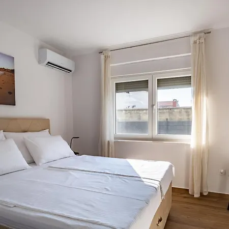 Royal Place Apartment