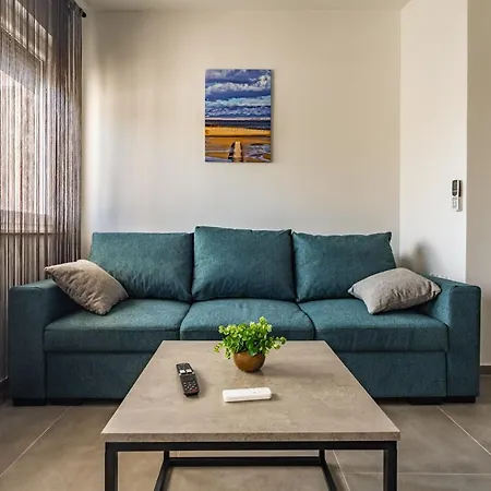 Royal Place Apartment