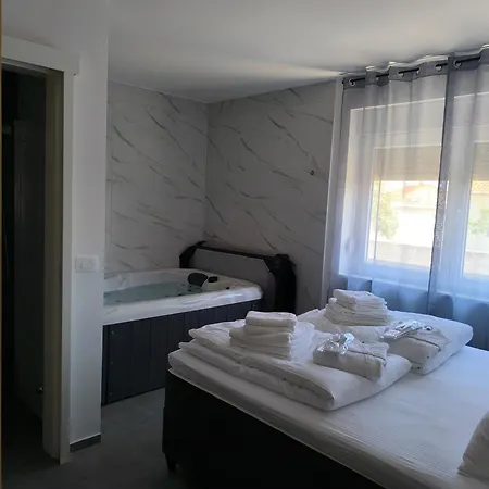 Apartment Royal Place